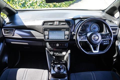 2017 Nissan Leaf 40G 88% SOH - Thumbnail