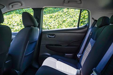 2017 Nissan Leaf 40G 88% SOH - Thumbnail