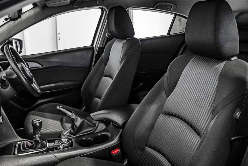 2014 Mazda Axela 15S / 3 Sport
