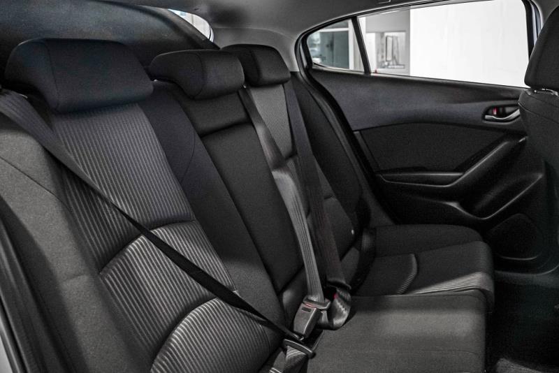 2014 Mazda Axela 15S / 3 Sport