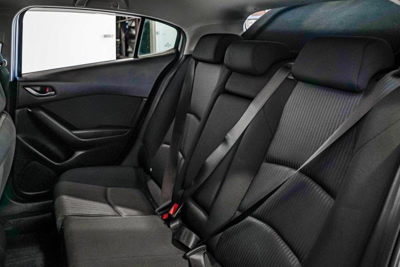 2014 Mazda Axela 15S / 3 Sport