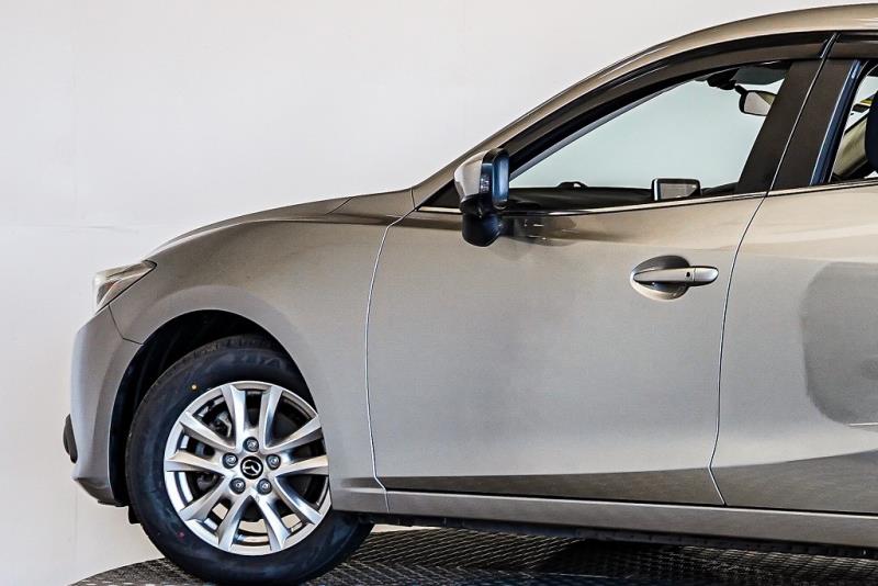 2014 Mazda Axela 15S / 3 Sport
