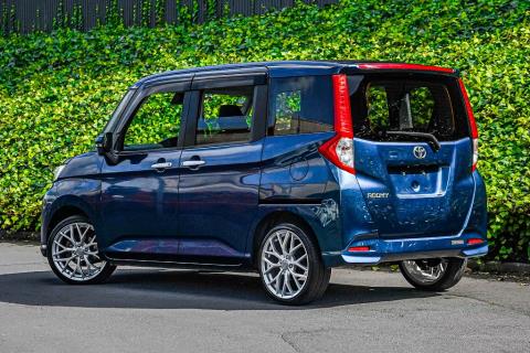 2017 Toyota Tank / Roomy G-T - Thumbnail