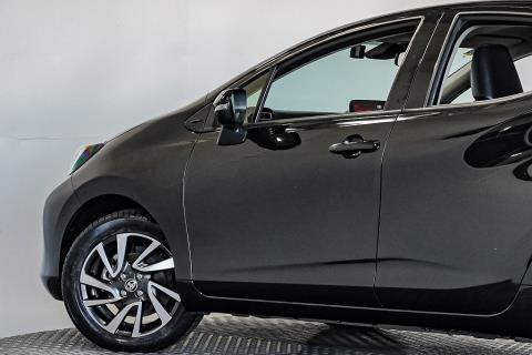 2022 Toyota Aqua Z Yaris Hybrid - Thumbnail