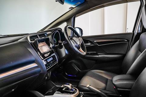 2014 Honda Fit Hybrid L / Jazz - Thumbnail