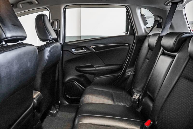 2014 Honda Fit Hybrid L / Jazz