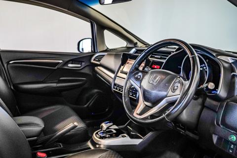 2014 Honda Fit Hybrid L / Jazz - Thumbnail