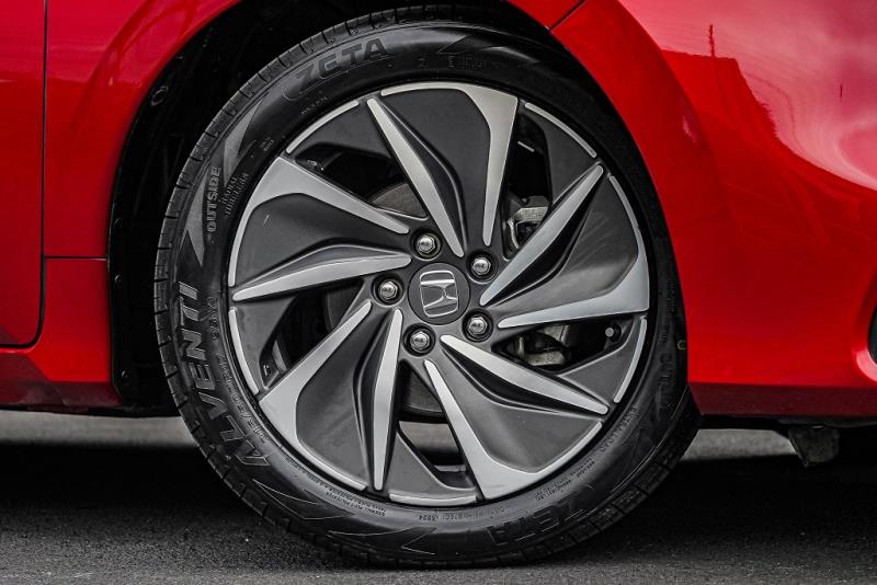 2019 Honda Civic Hybrid / Insight