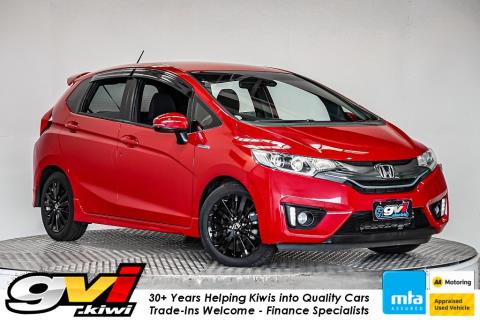 2014 Honda Fit S Hybrid / Jazz
