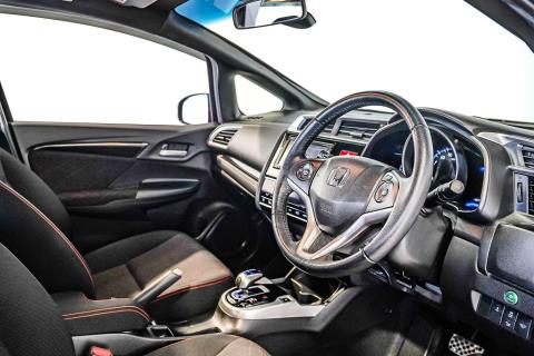 2014 Honda Fit S Hybrid / Jazz - Thumbnail