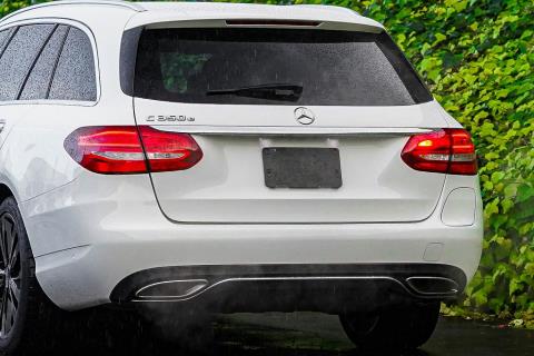 2017 Mercedes Benz C 350e - Thumbnail