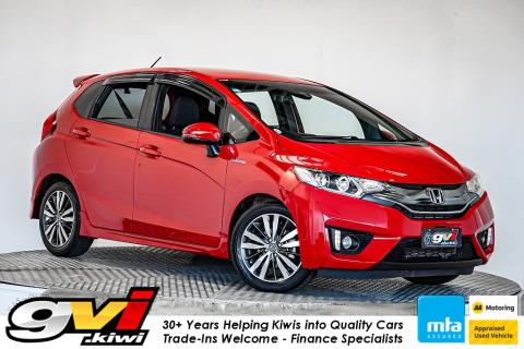 2014 Honda Fit Hybrid Sport / Jazz
