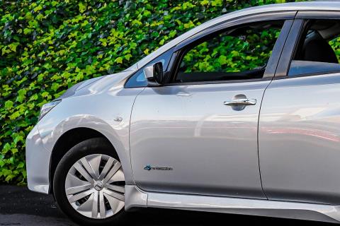 2018 Nissan Leaf 40S 86% SOH - Thumbnail