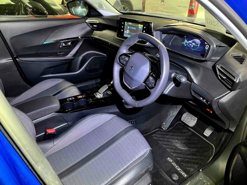 2022 Peugeot e-2008 Allure Electric