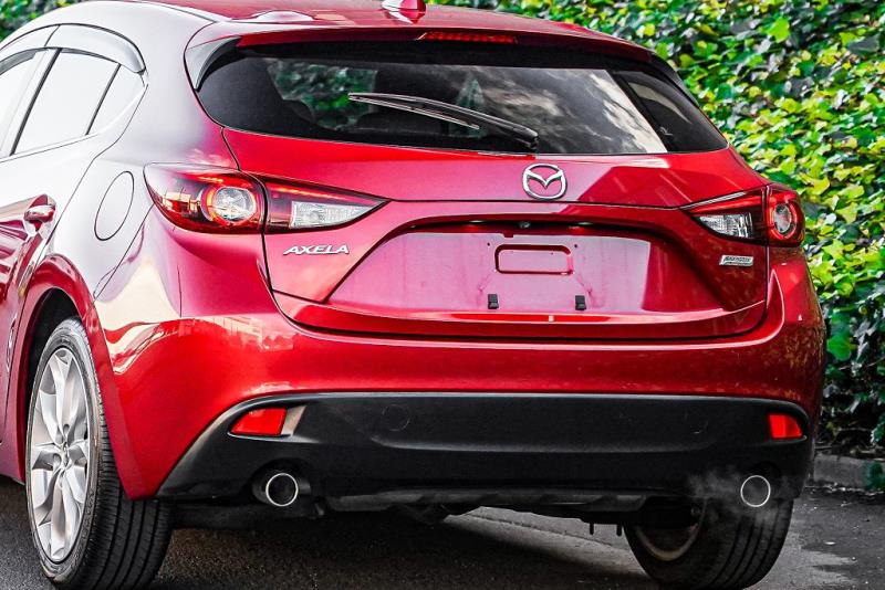 2015 Mazda Axela 20S / 3 Ltd