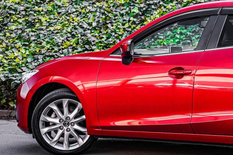 2015 Mazda Axela 20S / 3 Ltd