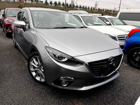 2014 Mazda Axela 20S / 3 Sport Hatch - Thumbnail