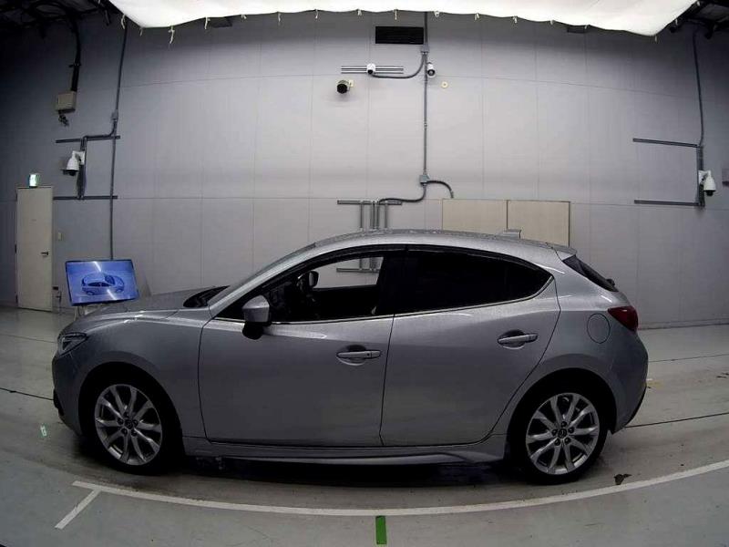 2014 Mazda Axela 20S / 3 Sport Hatch