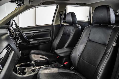 2015 Mitsubishi Outlander 7 Seater - Thumbnail