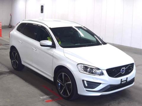 2015 Volvo XC60 T6 R Design 4WD - Thumbnail