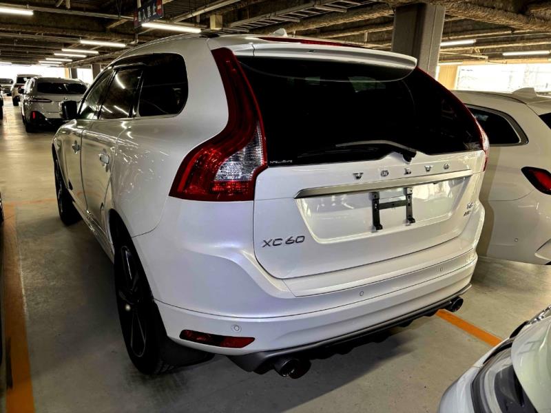 2015 Volvo XC60 T6 R Design 4WD