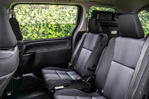 2014 Toyota Voxy ZS / Noah - Thumbnail