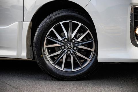 2014 Toyota Voxy ZS / Noah - Thumbnail
