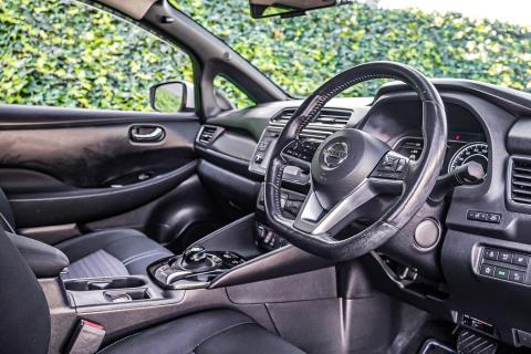 2018 Nissan Leaf 40G 86% SOH - Thumbnail