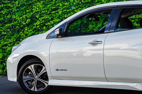 2018 Nissan Leaf 40G 86% SOH - Thumbnail