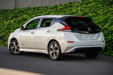 2018 Nissan Leaf 40G 86% SOH - Thumbnail