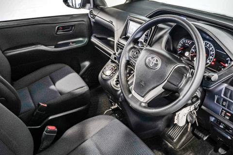 2014 Toyota Noah X 7 Seater - Thumbnail