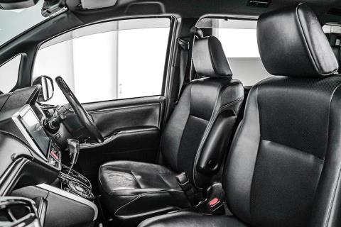 2018 Toyota Esquire / Voxy - Thumbnail