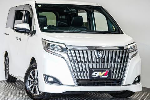 2018 Toyota Esquire / Voxy - Thumbnail