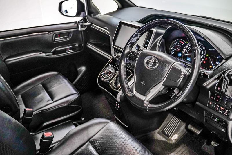2018 Toyota Esquire / Voxy