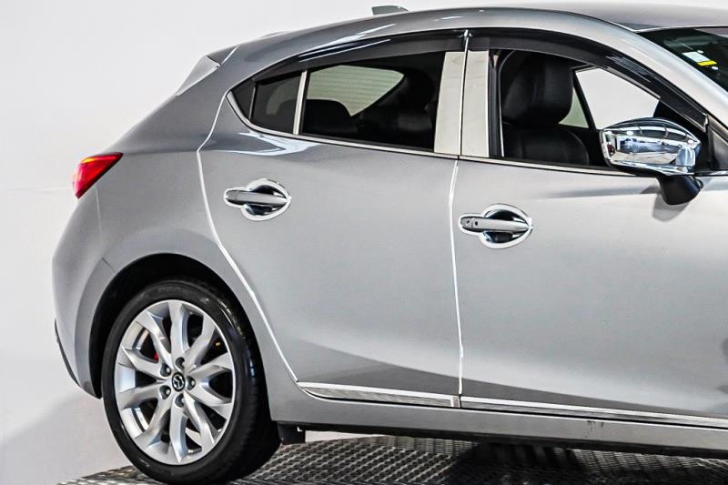 2014 Mazda Axela 20S / 3 Sport