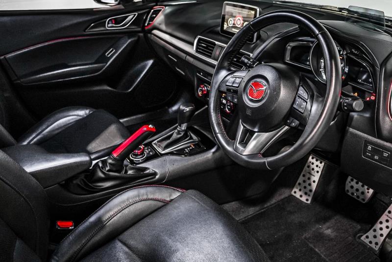 2014 Mazda Axela 20S / 3 Sport