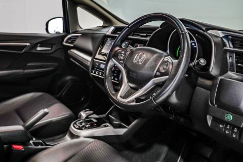 2017 Honda Fit L / Jazz Hybrid - Thumbnail
