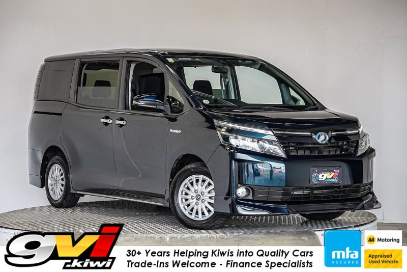 2014 Toyota Voxy Hybrid / Noah