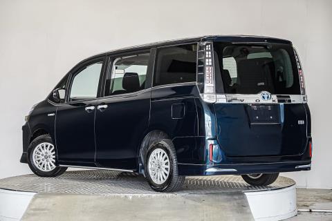 2014 Toyota Voxy Hybrid / Noah - Thumbnail
