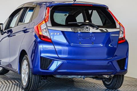 2015 Honda Fit L Hybrid / Jazz - Thumbnail