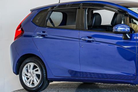 2015 Honda Fit L Hybrid / Jazz - Thumbnail