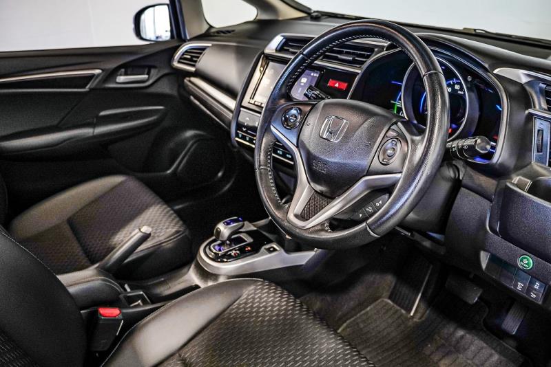 2015 Honda Fit L Hybrid / Jazz