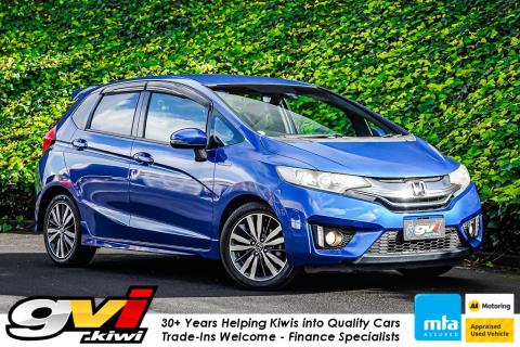 2014 Honda Fit S Hybrid / Jazz RS - Thumbnail