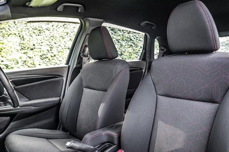 2014 Honda Fit S Hybrid / Jazz RS