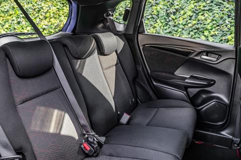 2014 Honda Fit S Hybrid / Jazz RS - Thumbnail