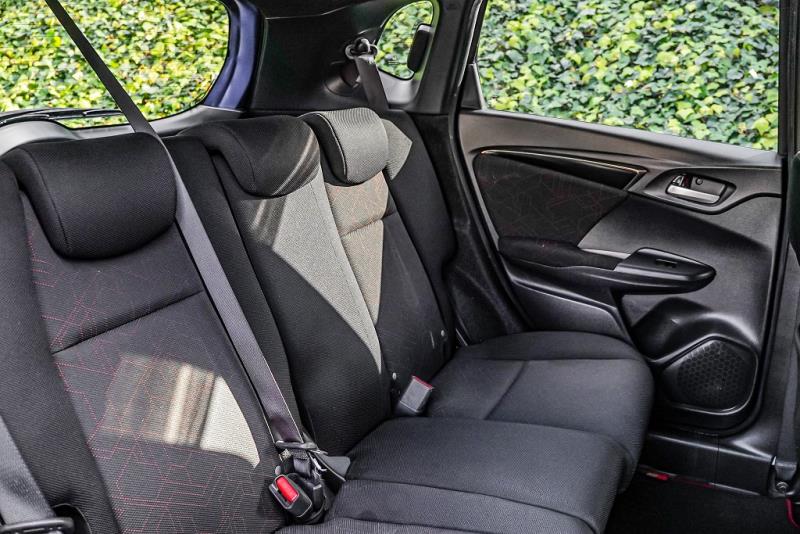2014 Honda Fit S Hybrid / Jazz RS
