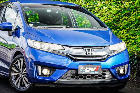 2014 Honda Fit S Hybrid / Jazz RS - Thumbnail