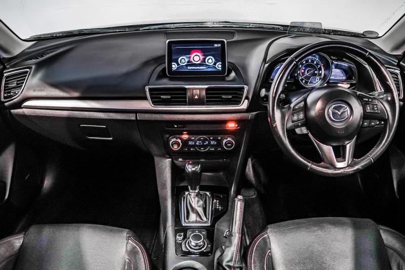 2015 Mazda Axela 20S / 3 LTD