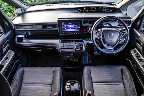 2018 Honda Step Wagon - Thumbnail