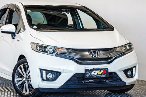 2014 Honda Fit S Hybrid / Jazz RS - Thumbnail